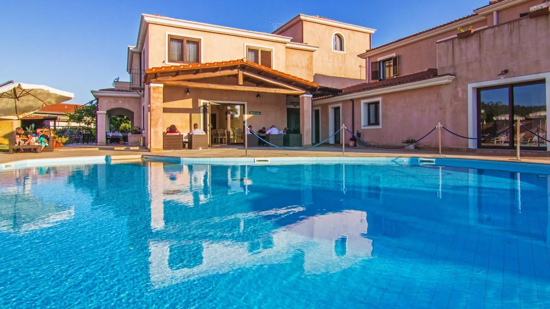 Hotel La Perla location